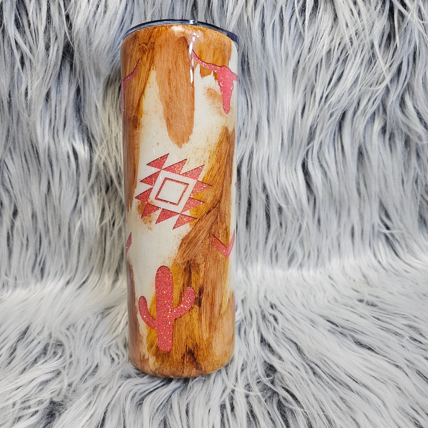 20 oz Epoxy Tumbler – Red Cowhide & Coral Glitter Western Glow